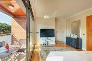 VILLA RIOJA with pool & mountain and sea view, ONLY FAMILYS