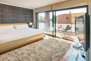 VILLA RIOJA with pool & mountain and sea view, ONLY FAMILYS