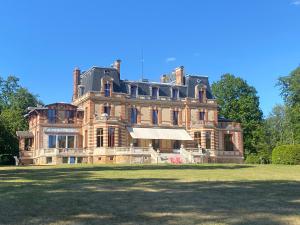 B&B / Chambres d'hotes Chateau de Crenille : photos des chambres