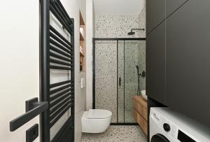 Steps from Palace & Riva - Old Town Pine