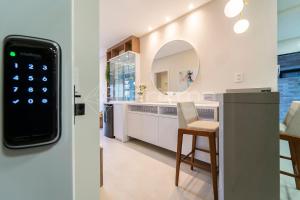 304 Bl 02 - WaldGarten Bombinhas - 50m do Mar e Frente Avenida - Condomínio de Alto Padrão - Piscina - Academia - Salão de jogos