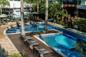 Boulevard 123 D - Apartamento com 3 dormitórios em elegante condomínio com piscina aquecida na praia do centro de Bombinhas