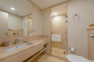 Elegant 2-Bedroom Apartment in Mangroovy, Pool & Beach