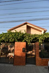 Vila si Casa Kara
