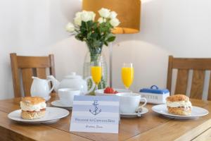 A modern and cosy apartment just yards from Brixham’s bustling harbourside