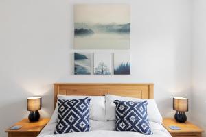 A modern and cosy apartment just yards from Brixham’s bustling harbourside