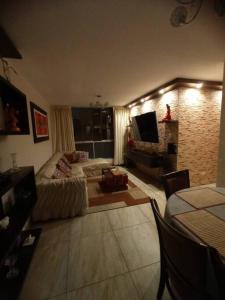 Dpto entero, 2do piso, ascensor y cochera