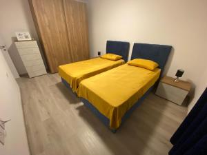 Modern Apartment with Large Outdoor Area - Sleeps 7, Close to Malta International Airport