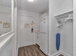 Beautifully Updated Double Queen Suite! Sea Mist Resort 50402 - Perfect for 2-4 guests!