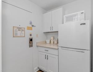 Beautifully Updated Double Queen Suite! Sea Mist Resort 50402 - Perfect for 2-4 guests!