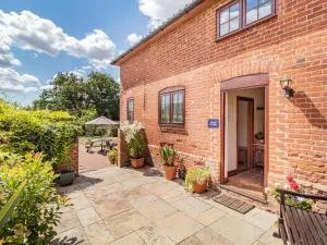 Punch Cottage - Great Glemham