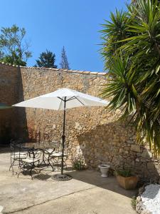 Maisons de vacances Loctroi, Village house with patio : photos des chambres