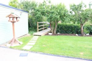 Lovely 1 bedroom basement apartment with stunning views