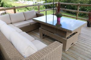 Lovely 1 bedroom basement apartment with stunning views