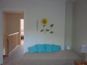 Maisons de vacances Gite de Charme avec Jardin, Equipe pour Familles et Bebes, a 15km de Dunkerque et 3km de Bergues - FR-1-510-170 : photos des chambres