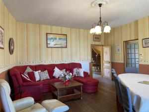 Belle maison bourbonnaise du 18e siècl au cœur dun village pittoresque avec jardin - FR-1-489-387