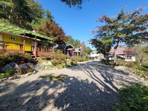 White House Over Hill