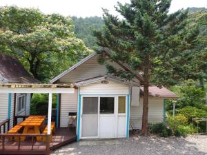 White House Over Hill