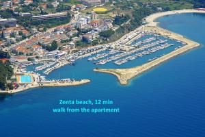 Modern 90 m2 apt with balcony w the sea view