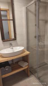 Holiday Farmhouse Skvor 