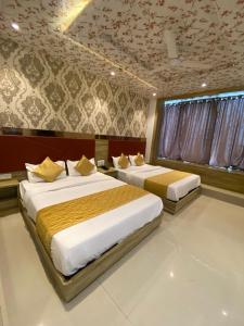 Hotel BKC CROWN - Near Trade Centre, Visa Consulate