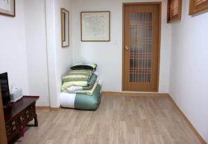 Phòng Giường Đôi Có Phòng Tắm Riêng (Double Room with Private Bathroom)