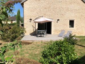 Appartements La Grange aux Ecureuils : Appartement avec Terrasse