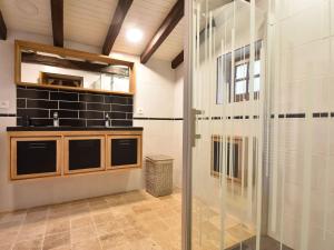 Maisons de vacances Lovely P rigord holiday home in private forest : photos des chambres