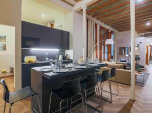 Avinyo 2 Gotic · Spacious Loft in Gothic Quarter!