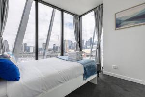 Modern 2 Beds Apartment with Amazing City View