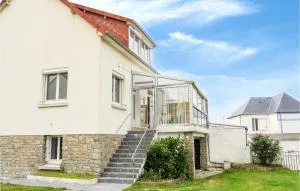 Awesome Apartment In Pirou With Wifi - Lessay