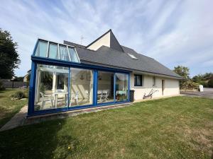 Maisons de vacances Maison Fouesnant, 5 pieces, 8 personnes - FR-1-481-103 : photos des chambres