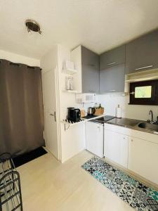 F2 près débarcadère, en centre ville, des thermes EVIAN LES BAINS 2 étoiles