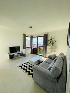 F2 près débarcadère, en centre ville, des thermes EVIAN LES BAINS 2 étoiles