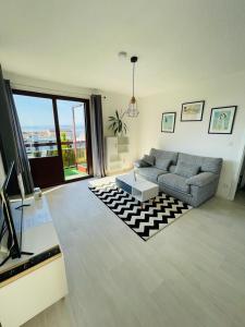 F2 près débarcadère, en centre ville, des thermes EVIAN LES BAINS 2 étoiles