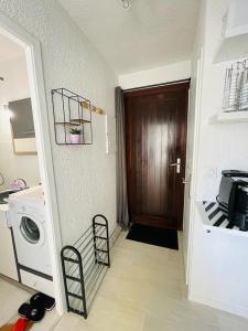 F2 près débarcadère, en centre ville, des thermes EVIAN LES BAINS 2 étoiles