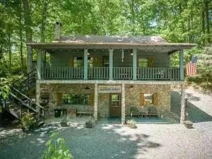 Buckner’s Getaway! Close to town, lake and river! - Franklin Grove