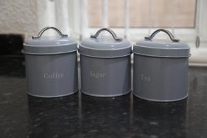 cosy 3-bed bungalow nec airport close to amenities