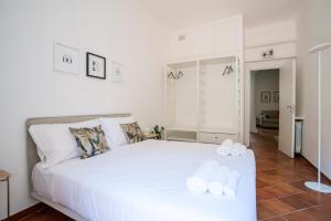 COLOSSEUM, MONTI, NEW CORITHIAN HOUSE UP TO 6 PEOPLE