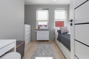 Cztery Pory Roku Apartment by Renters