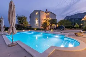 Melki for 12 people with private pool - Odža