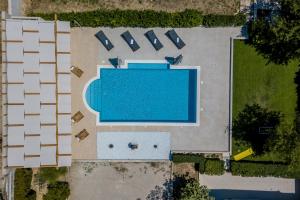 Melki for 12 people with private pool 