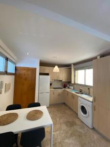 Central Apartment with patio by Wayra Tarifa