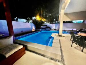 Vila linda com SPA e Piscina a 50 metros da Praia