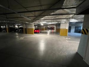 Lwow House апартаменти в центрі з бомбосховищем і критим приватним паркінгом