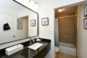 Sarasota Cay Club #612 - Heated Pool, Bunk Beds, Huge TV, Tiki Bar, More!