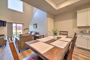 Modern Swan Valley Townhome with Walking Trails