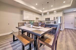 Modern Swan Valley Townhome with Walking Trails