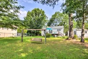 Adorable Lakefront Cottage with Dock and Grill! - Chapin