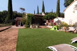 Maisons de vacances Le Mas d'Argens - Maison avec Jardin et Jacuzzi - Acces riviere : photos des chambres